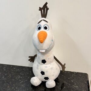 Disney- Olaf snowman plush doll from Frozen II. Size 10”. Imports Dragon.